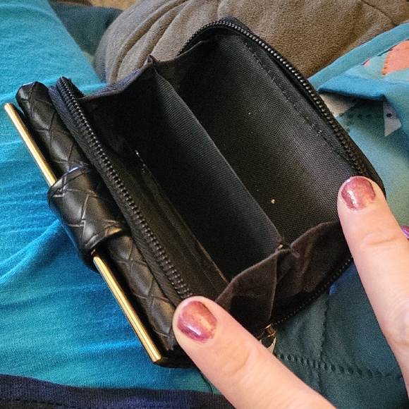 Black Woven Women's Wallet - Picture 4 of 4